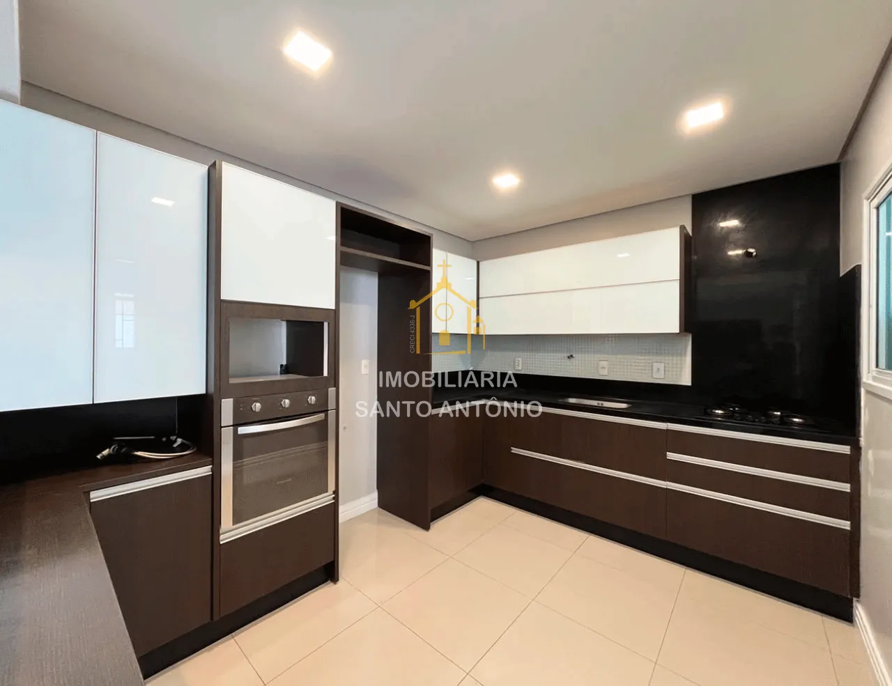 Casa de 360 m² no 2º andar com 2 vagas e cozinha integrada — photo 4