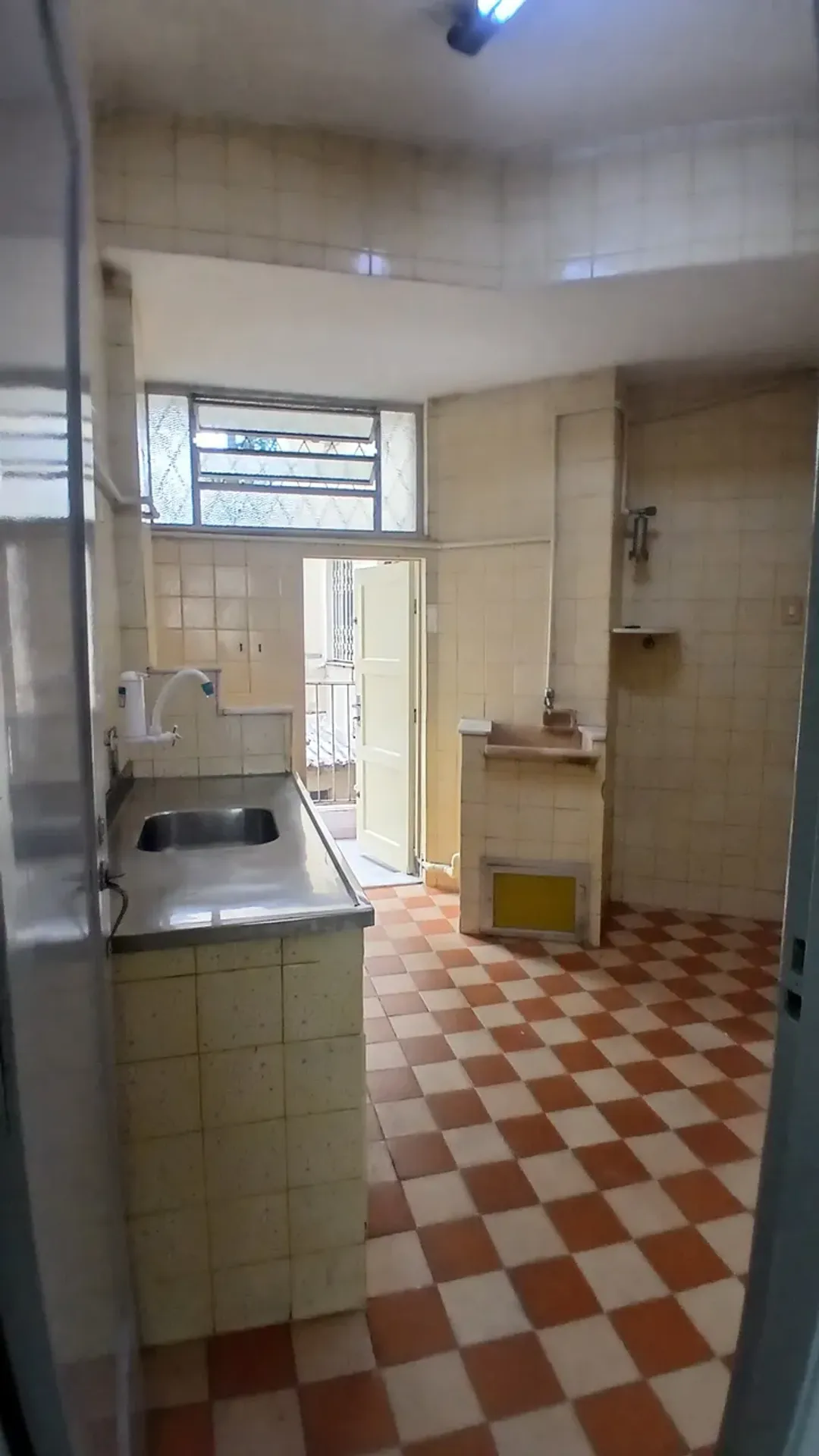 Apartment on the 2nd floor with wood or laminate floors — photo 6