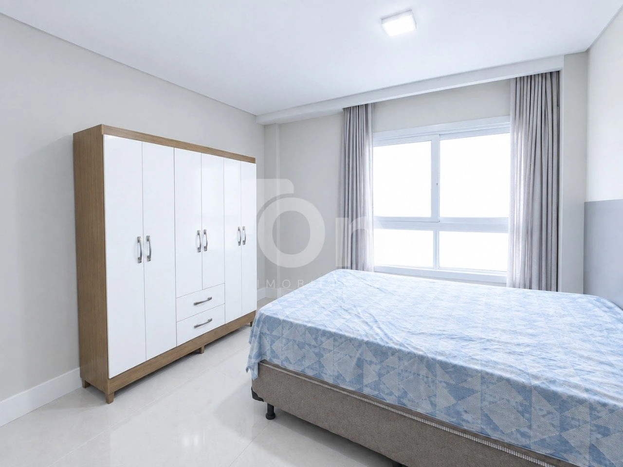 One-bedroom apartment in a building with a coworking space — photo 5