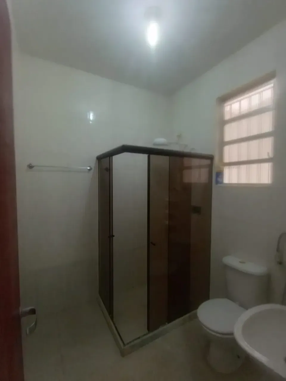 Casa de vila com 2 quartos e banheiro com box de vidro — photo 12