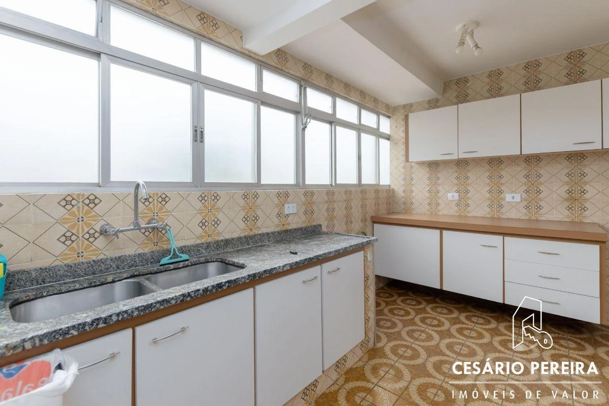 Furnished apartment, 215 m², with a bathtub — photo 14