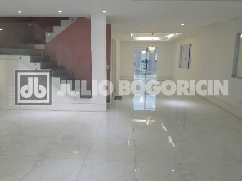 Furnished house with 4 bedrooms and 5 bathrooms — photo 7