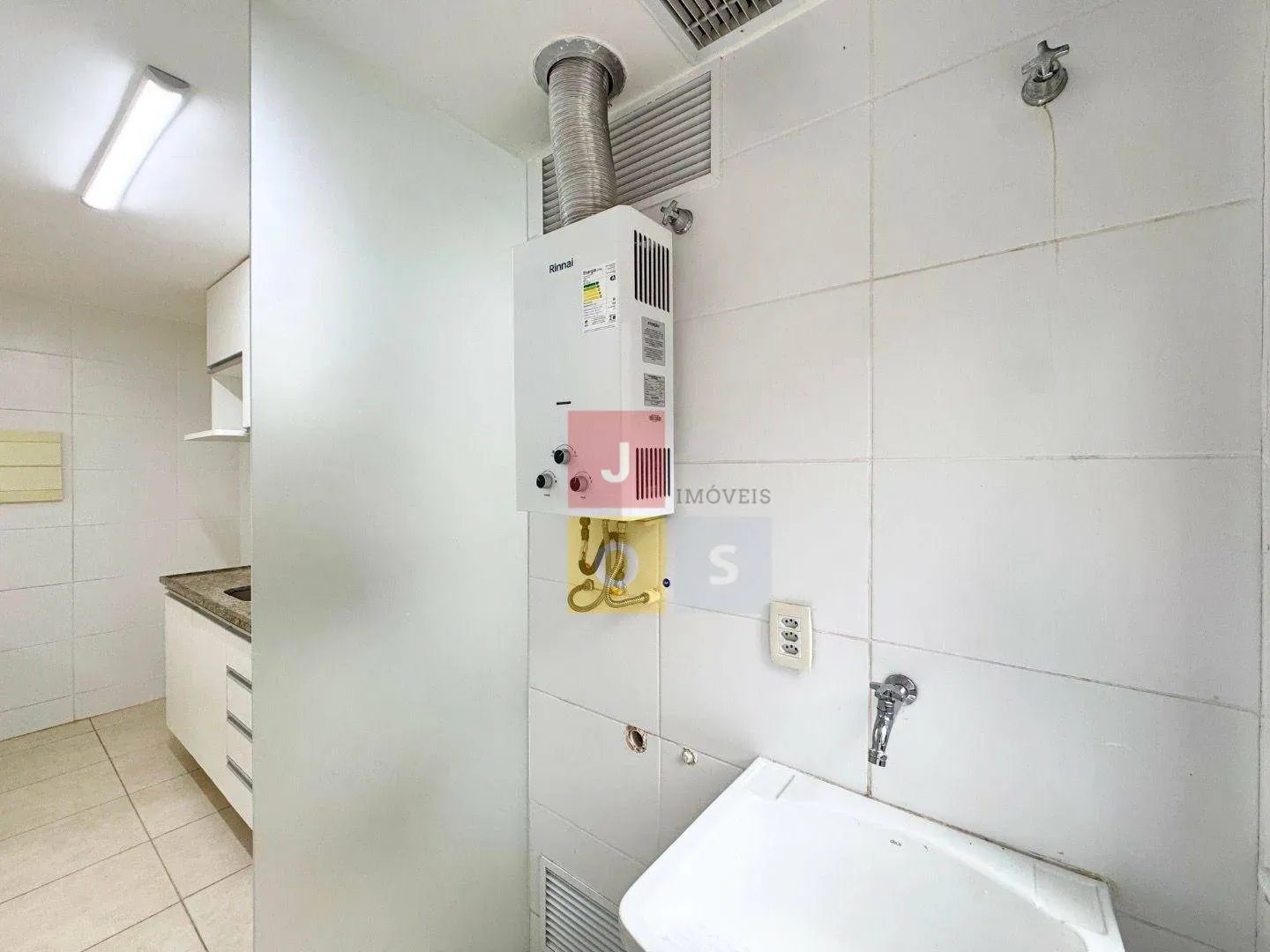 2-bedroom apartment with glassed balcony and 1 parking — photo 15