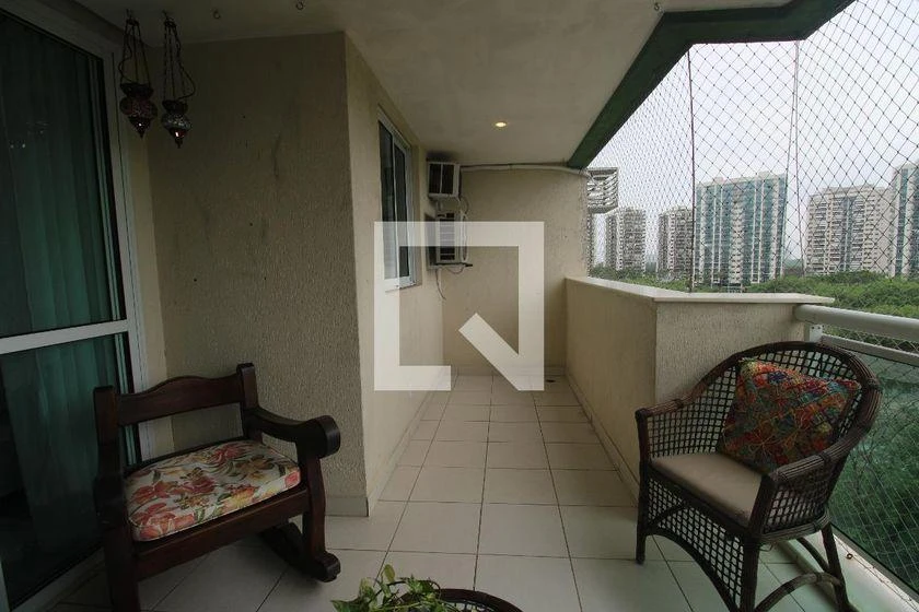 Furnished apartment, 83 m², with a glass-enclosed balcony — photo 7