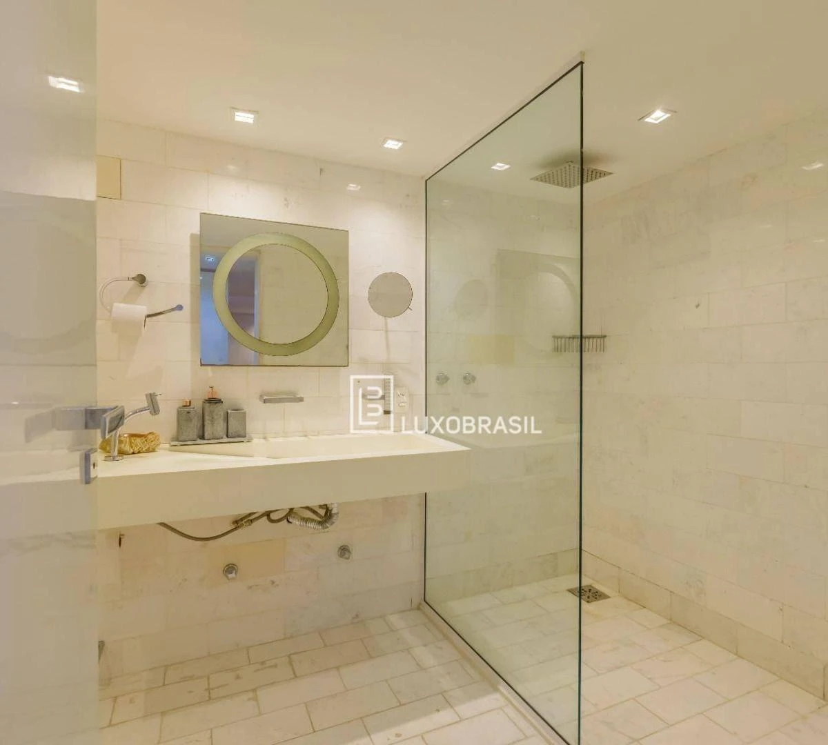 Furnished 800 m² house with 5 en-suite bedrooms — photo 43