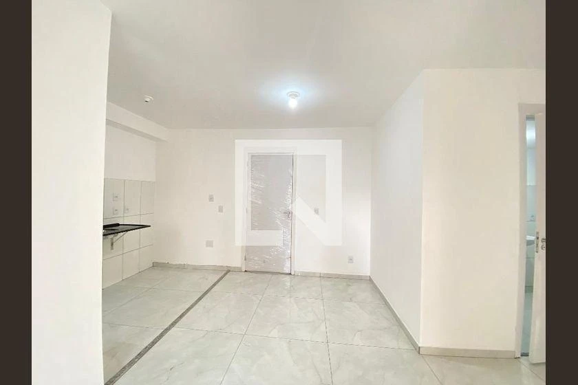 Unfurnished 2-bedroom apartment, 500 m² and 4 parking spaces — photo 2