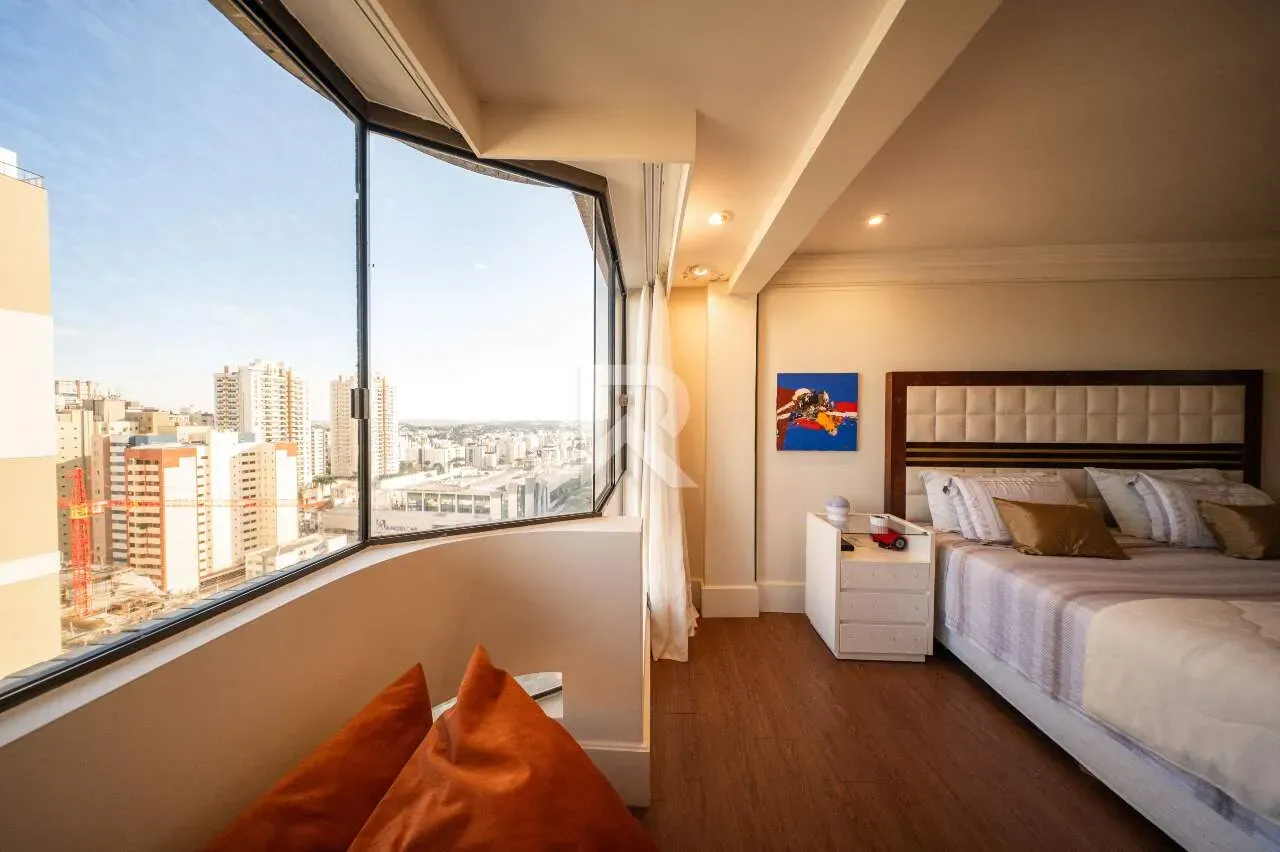 Furnished apartment with 3 bedrooms and 221 m² — photo 32