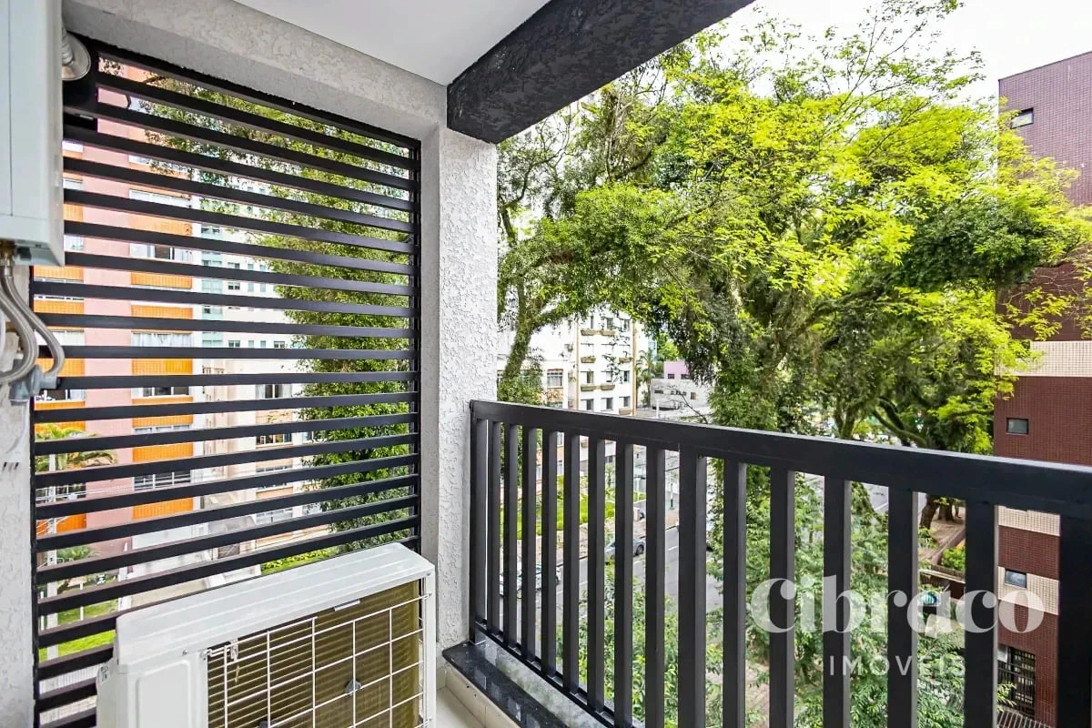 Furnished apartment, 31 m², with a glass-enclosed balcony — photo 13