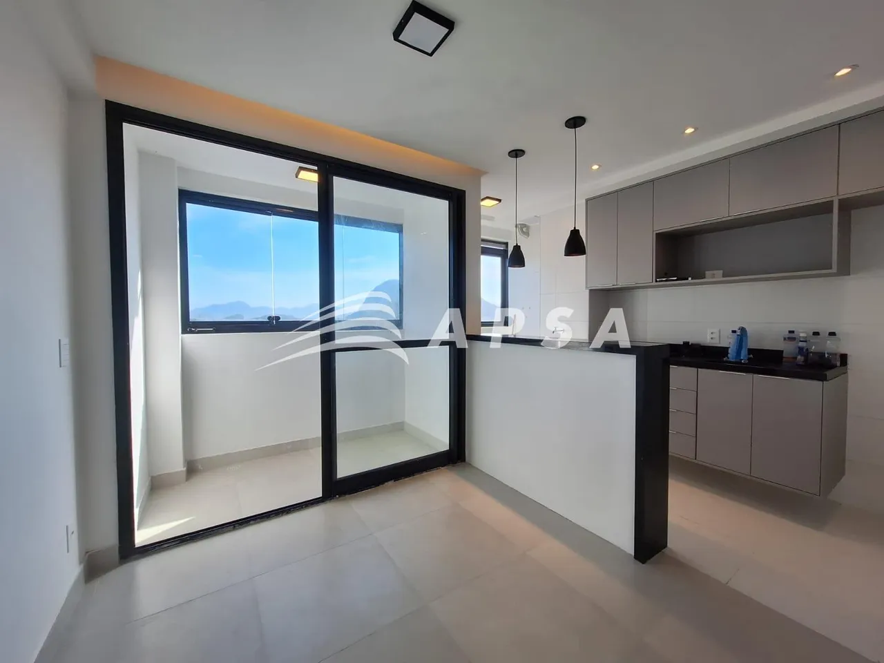 3-bedroom unfurnished apartment with open-plan kitchen — photo 2