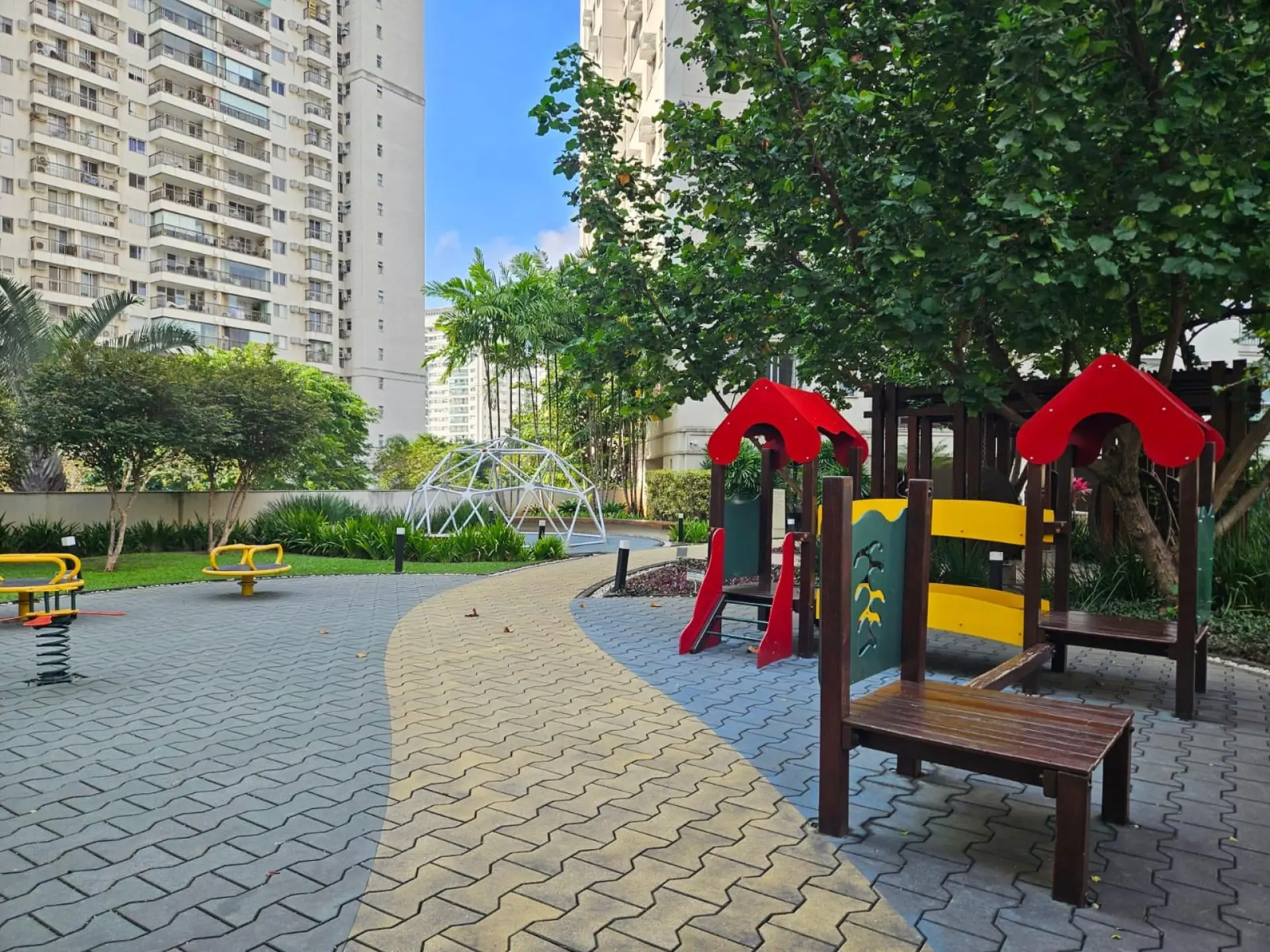 Квартира 166 м² з 3 спальнями-сюїтами і 2 місцями — photo 13
