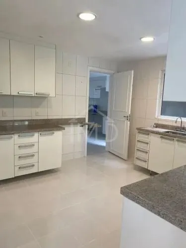 House with 4 bedrooms and 5 bathrooms, closed kitchen — photo 17