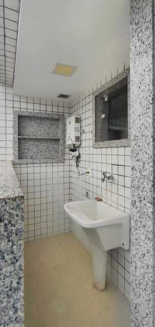 Duplex top-floor home with 3 bedrooms and 1 suite — photo 28