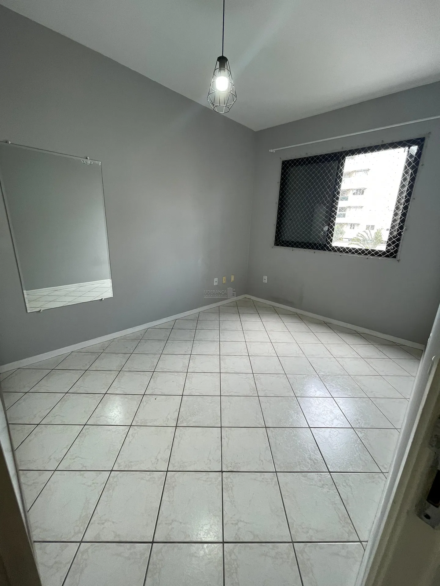 Квартира с 3 спальнями и 1 спальней с ванной, 105 м² — photo 28