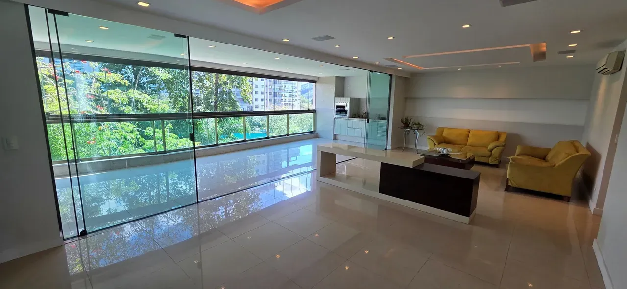 4-suite apartment with 234 m², 3 parking spaces, 4th floor