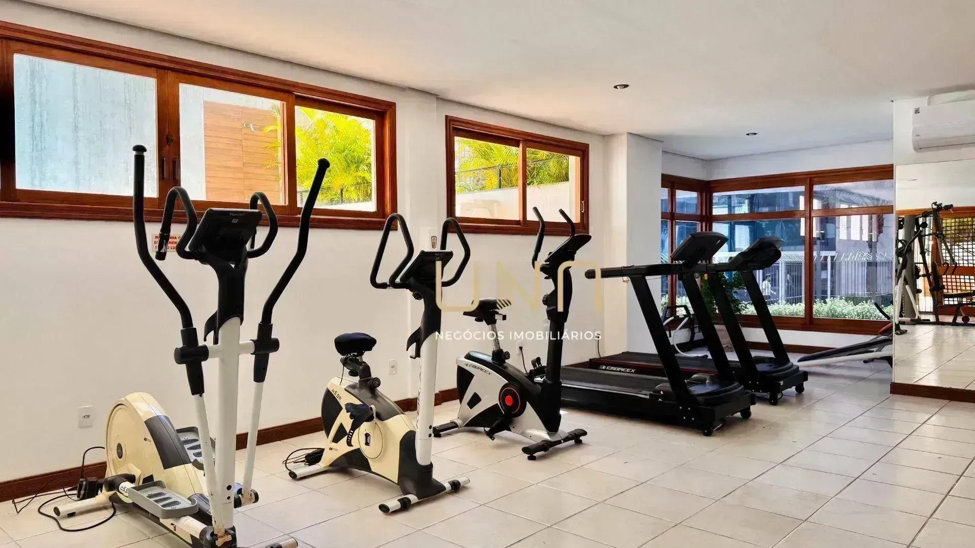 Apartamento amueblado con 4 dormitorios y 183 m² — photo 21