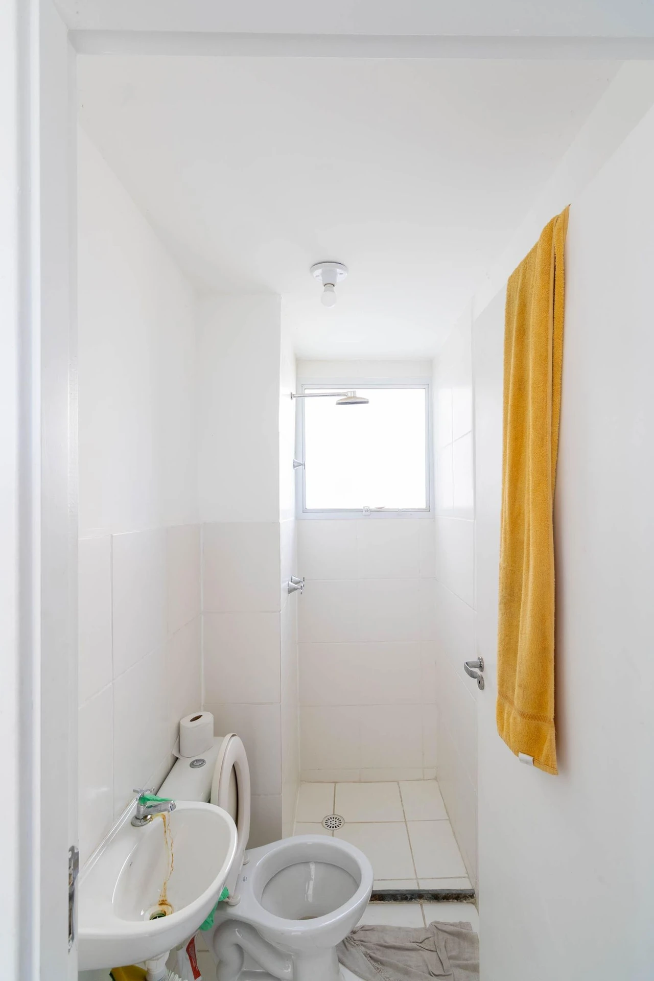 Unfurnished 2-bedroom apartment with 1 bath and 2 parking — photo 2