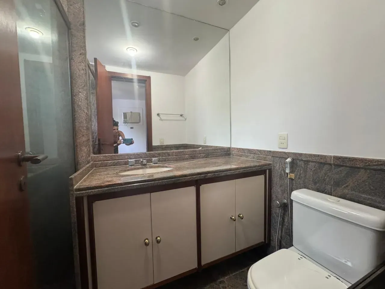 House with 5 suites and an integrated kitchen — photo 47
