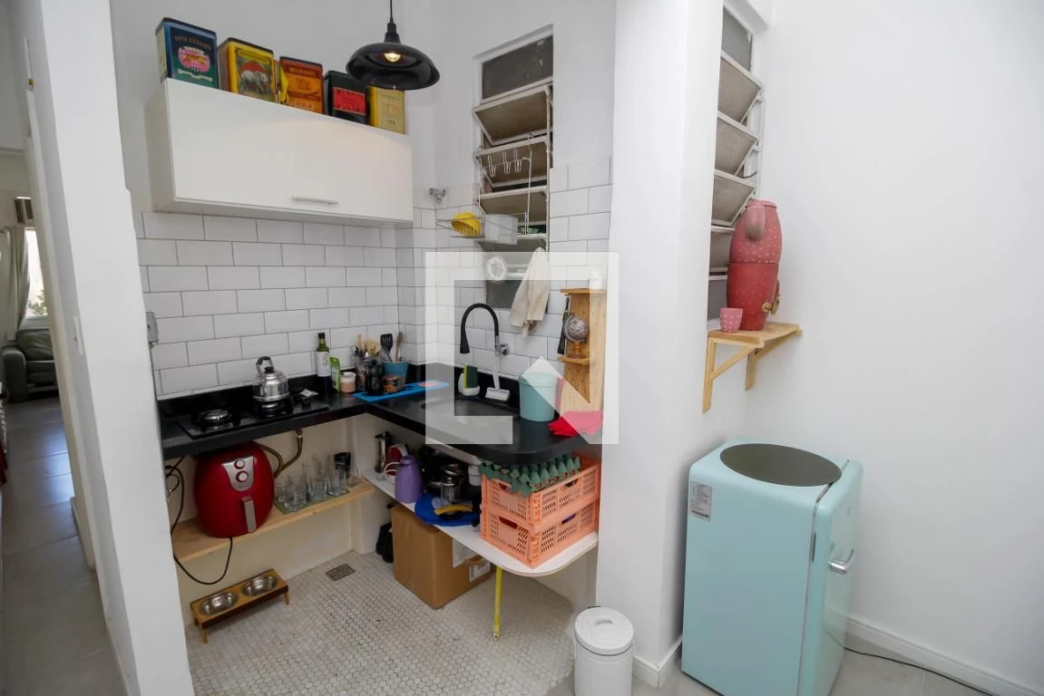 Furnished studio, 32 m², with a home office — photo 3