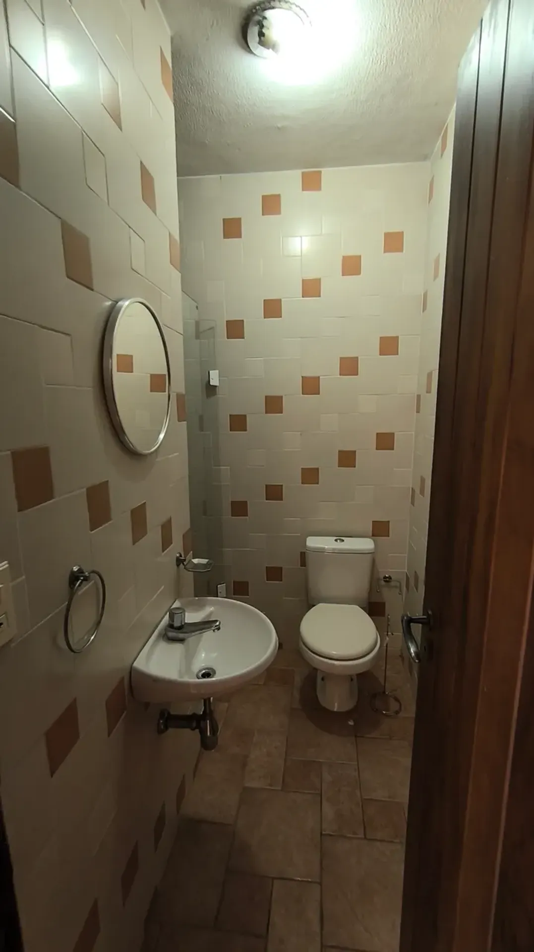 115 m² house with a grill on the balcony and a bathtub — photo 38