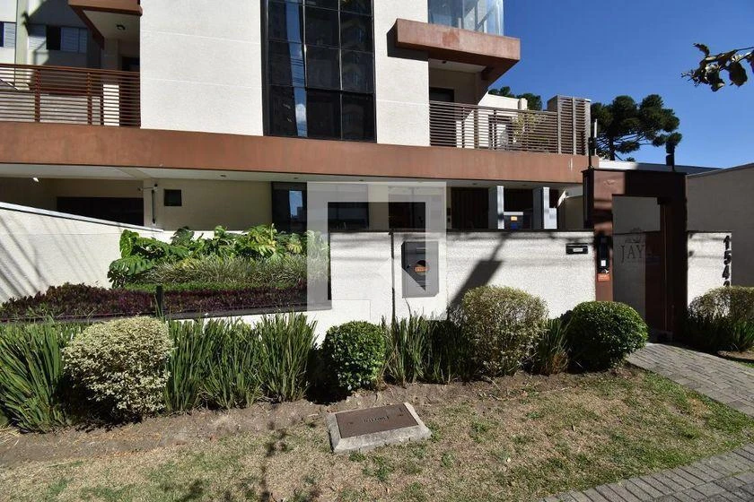 Furnished 1-bedroom apartment with enclosed balcony — photo 17