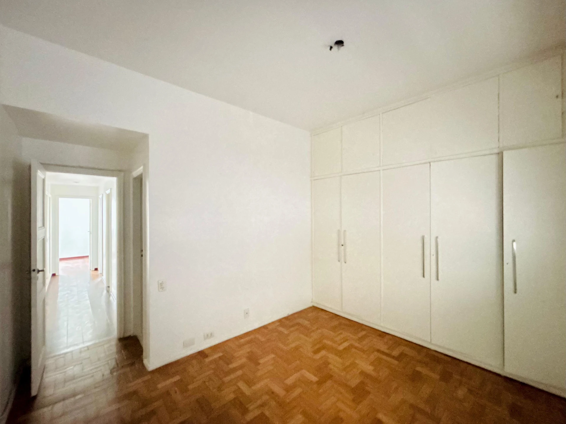 3-bedroom apartment with a jacuzzi in Rio de Janeiro — photo 19