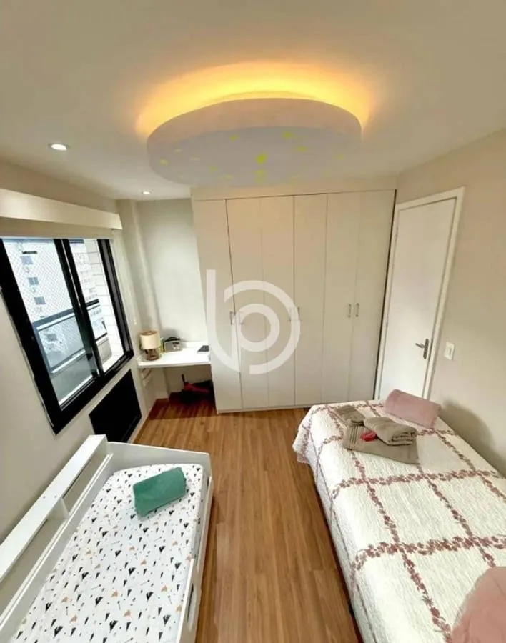Furnished apartment, 91 m², with a fireplace — photo 10