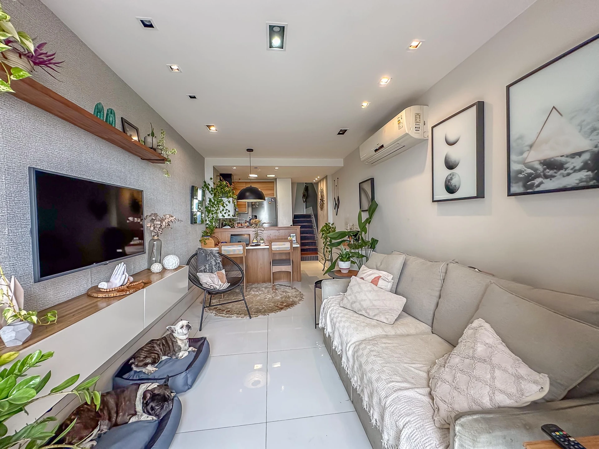 Furnished 2-bedroom apartment with 2 bathrooms — photo 22