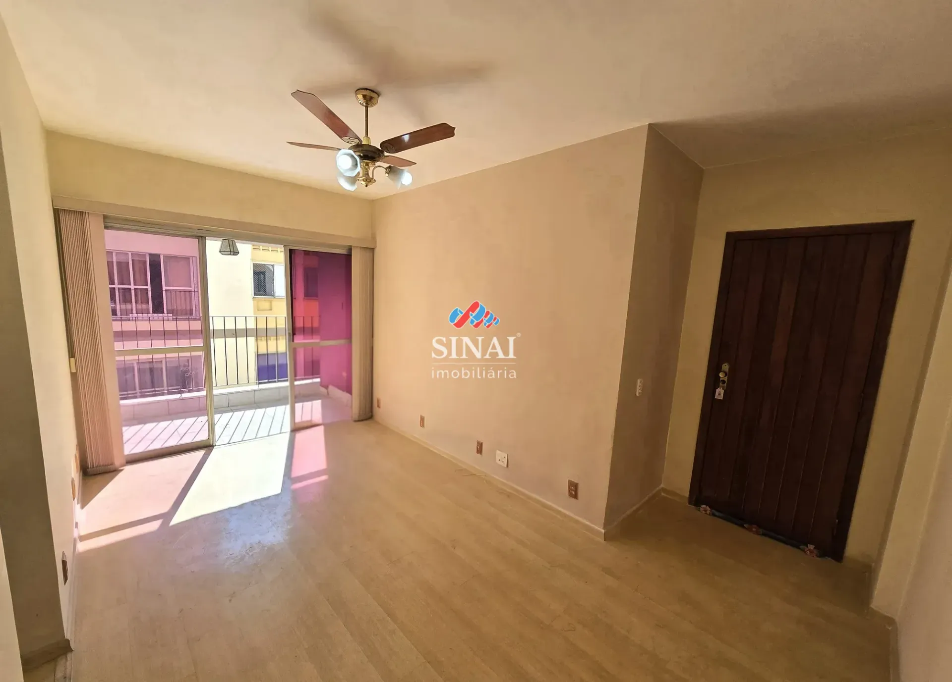 Apartamento de 2 quartos com cozinha separada e vaga — photo 3