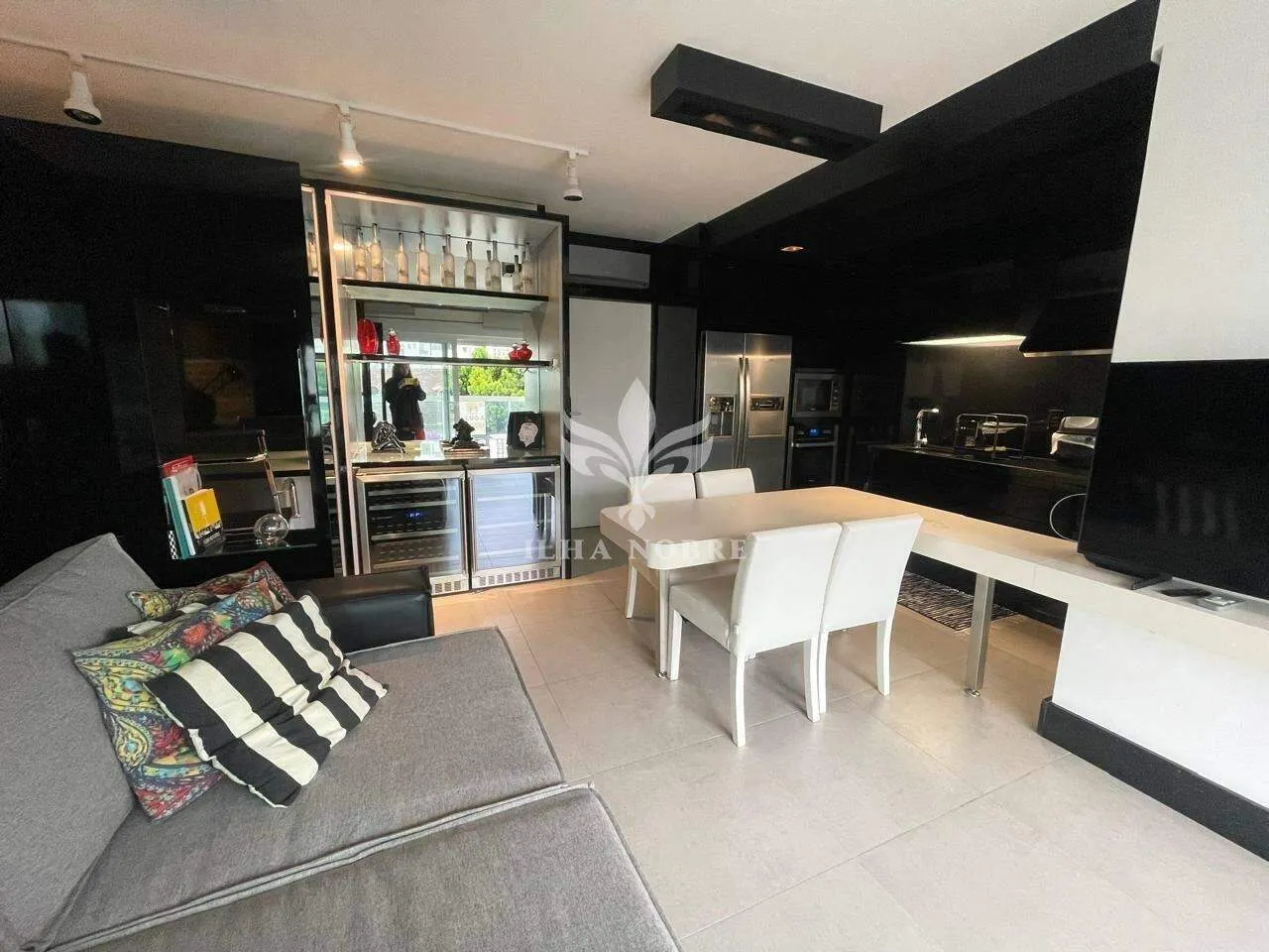 Furnished 70 m² studio with private barbecue