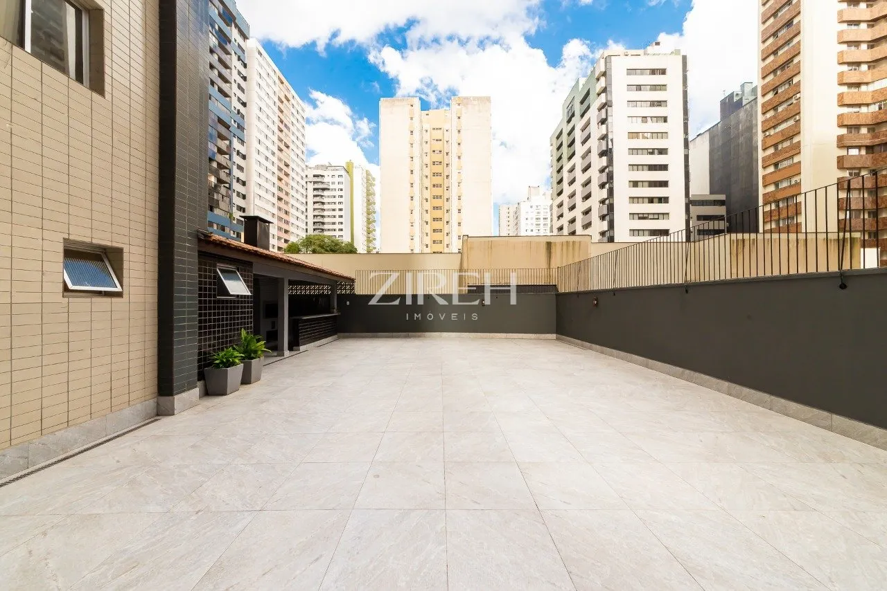 3-bedroom apartment in a building with a gym