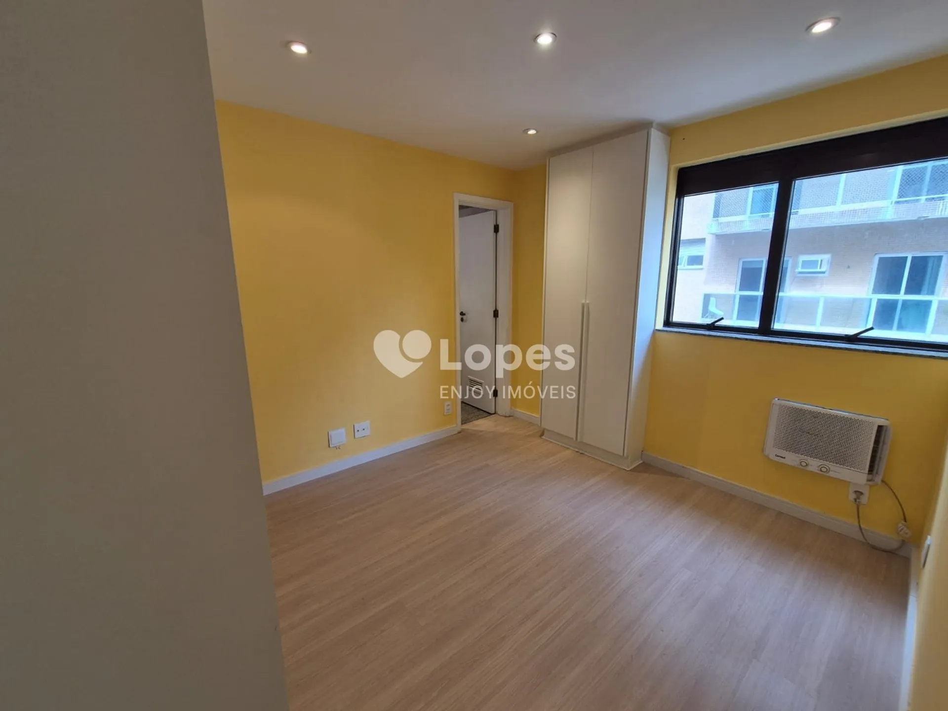2-bedroom apartment in a building with a sauna — photo 12