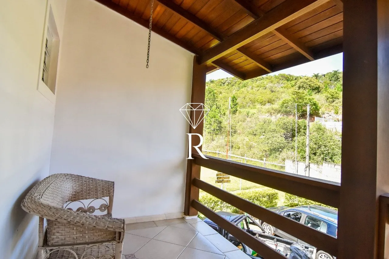 Casa tipo sítio con 4 dormitorios y 6 plazas de aparcamiento — photo 42