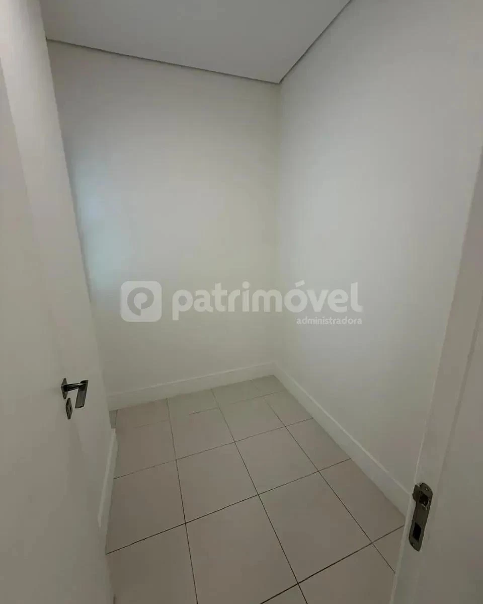 Apartamento com 4 quartos e cozinha integrada em 431 m² — photo 14