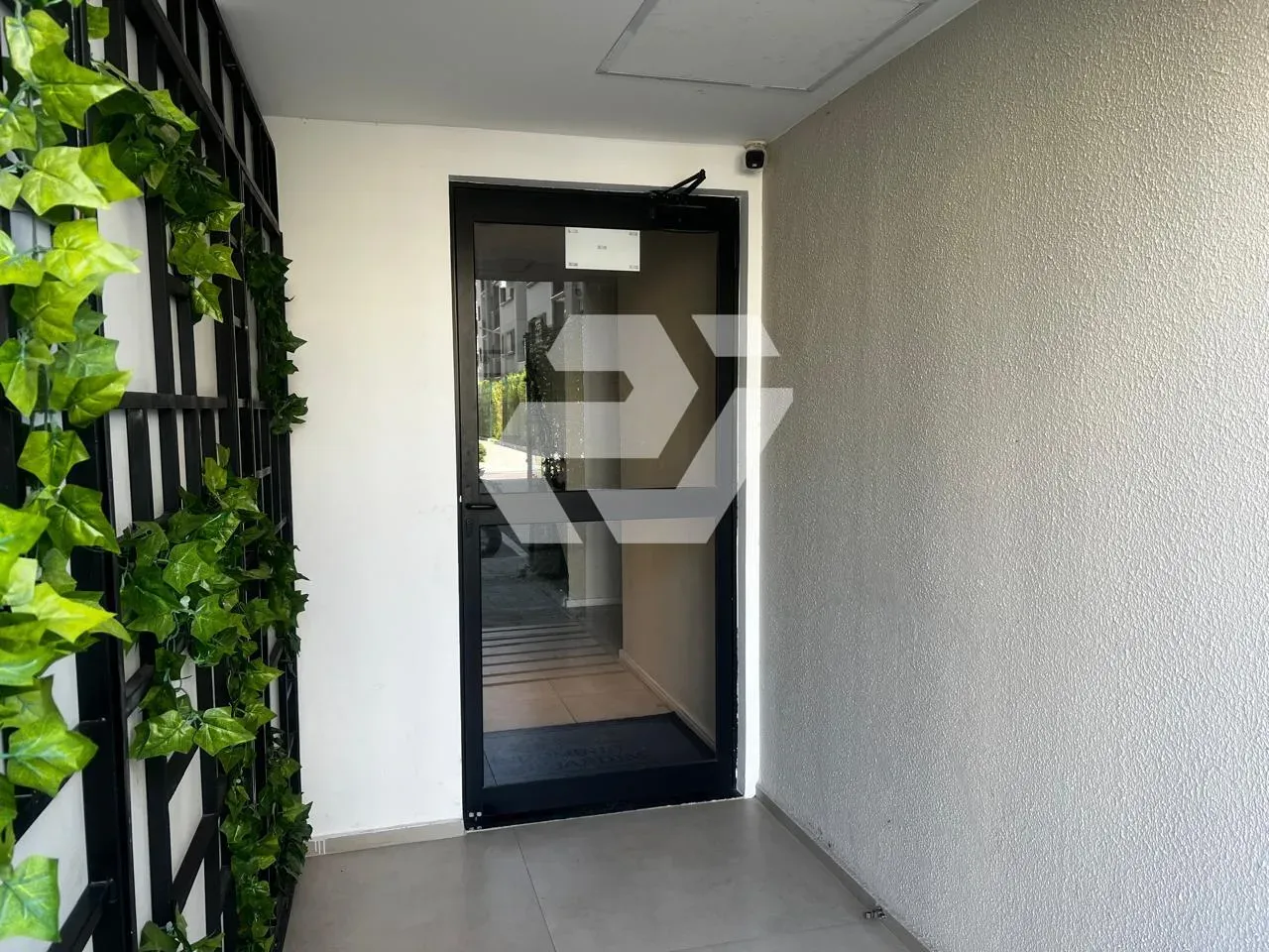 Unfurnished apartment with 2 bedrooms and a balcony — photo 29