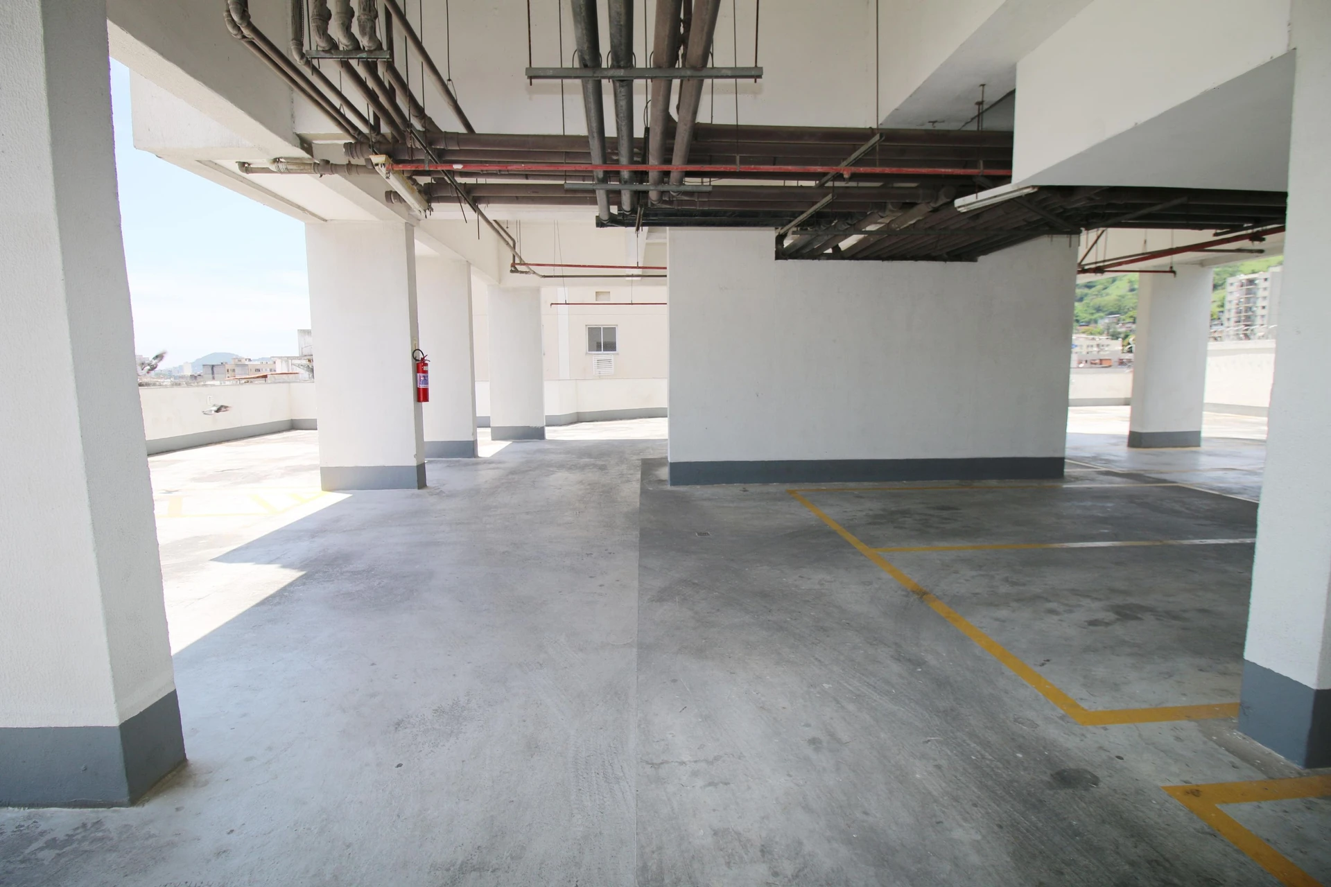 Rental apartment with 2 bedrooms and a balcony — photo 31