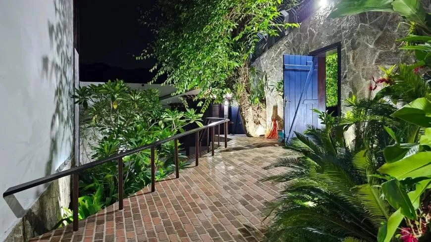 Rental house with 4 en-suite bedrooms and a pool — photo 14