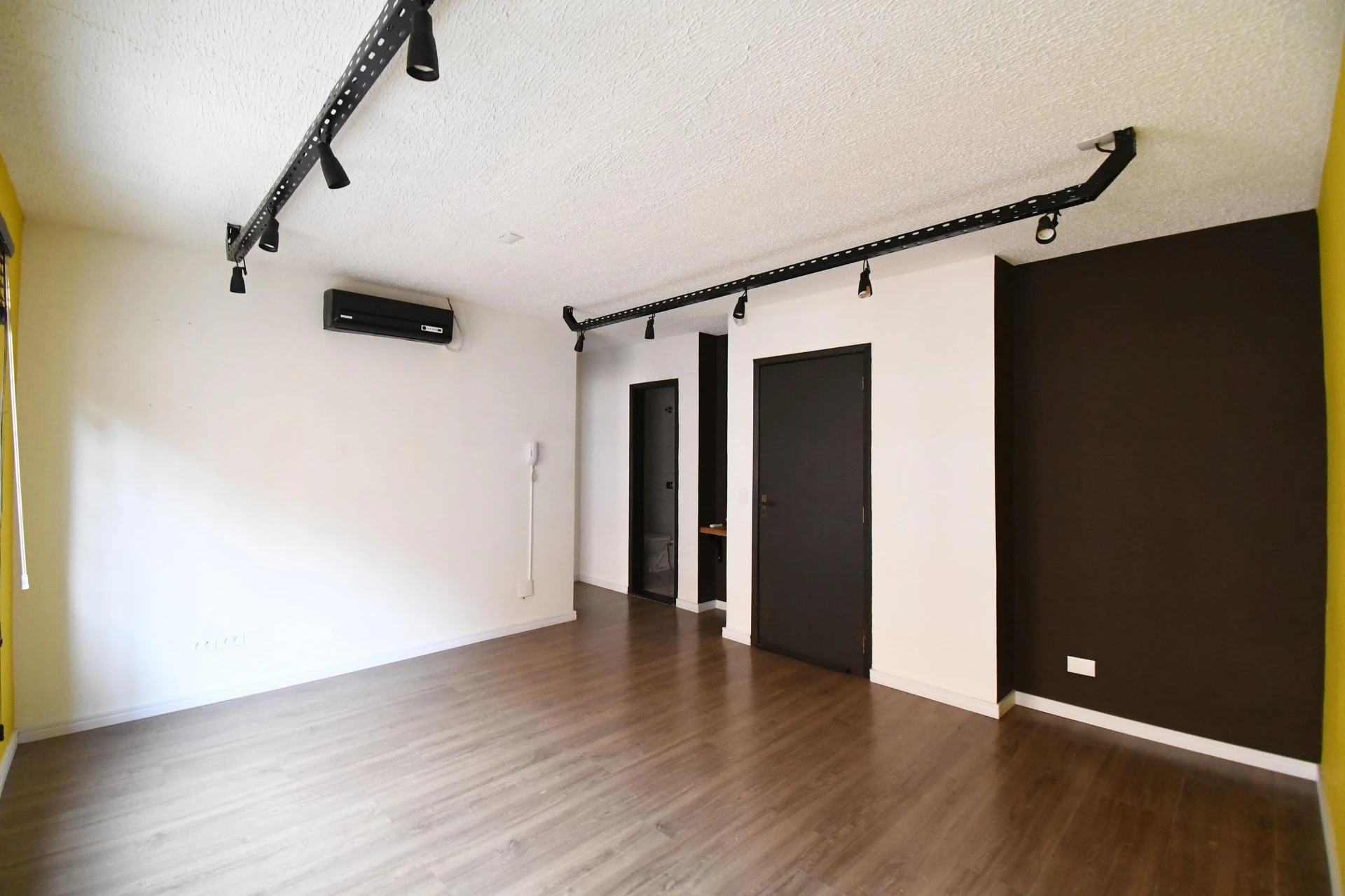 Apartment, 62 m², with a grill on the balcony — photo 4