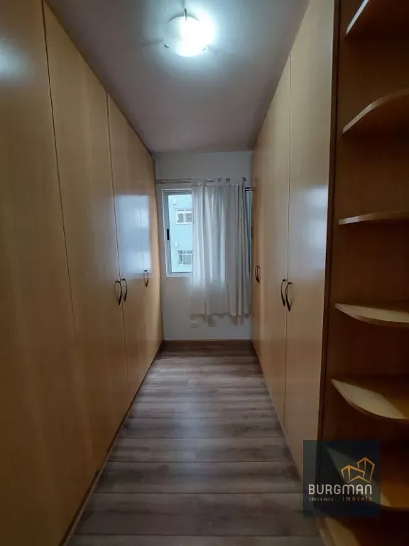 72 m² apartment with a walk-in closet and a home office — photo 30