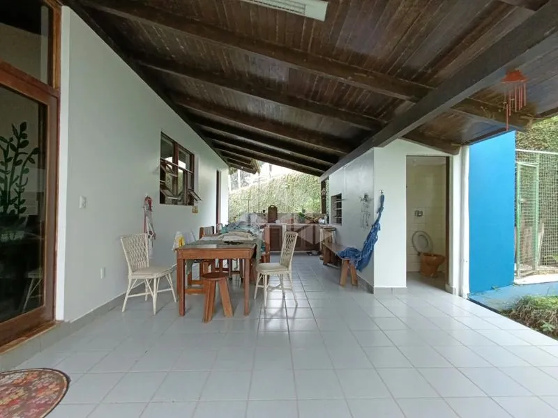 House, 600 m², with a bathtub — photo 40
