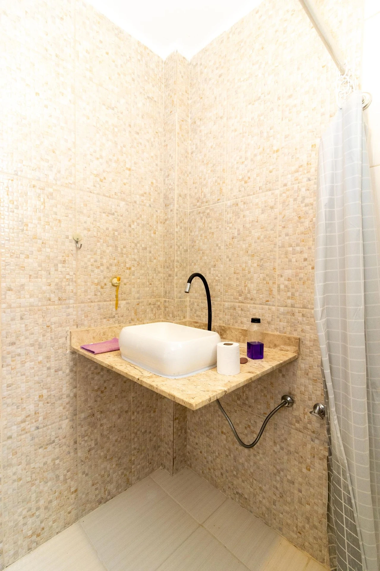 Unfurnished 2-bedroom apartment with 1 bathroom, no parking — photo 21