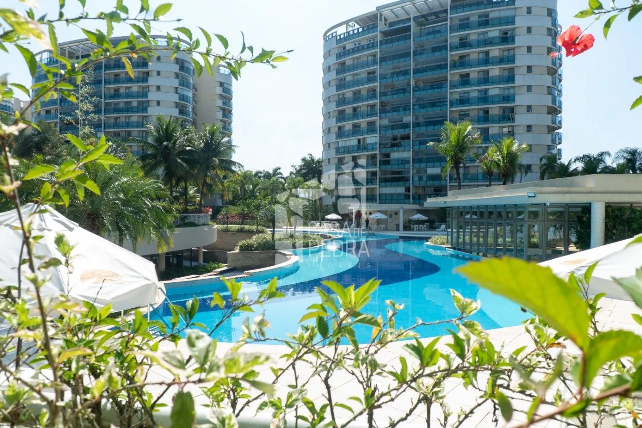 4-bedroom apartment with enclosed glass balcony — photo 38