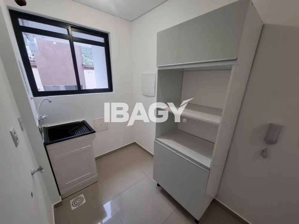 90 m² apartment with 2 bedrooms and a balcony — photo 3