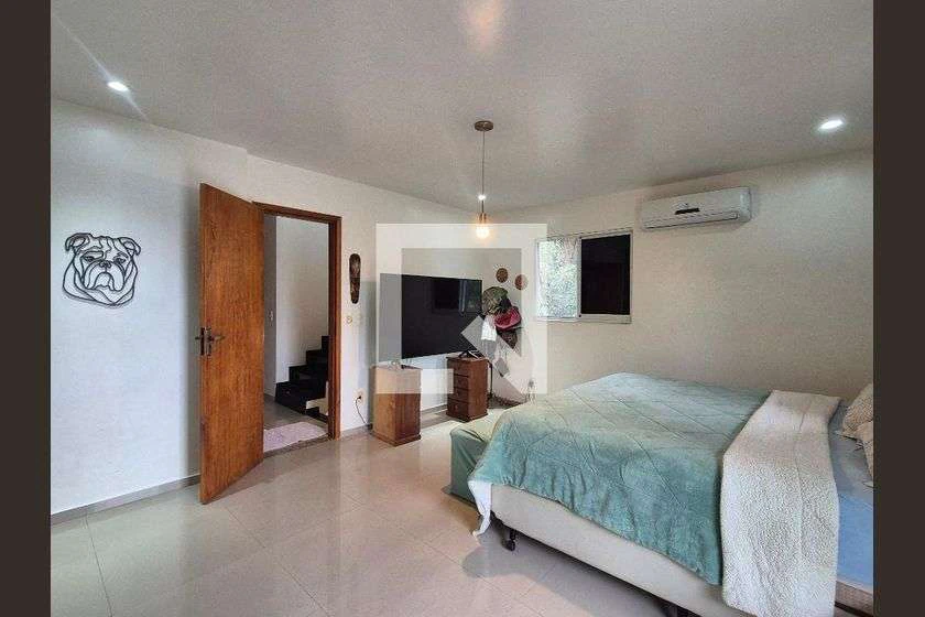 Condominium house with 4 bedrooms and a gas stove — photo 19