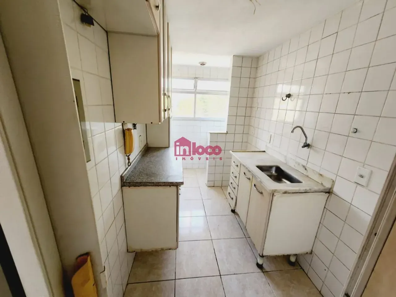 2-bedroom apartment with a separate, closed kitchen — photo 9