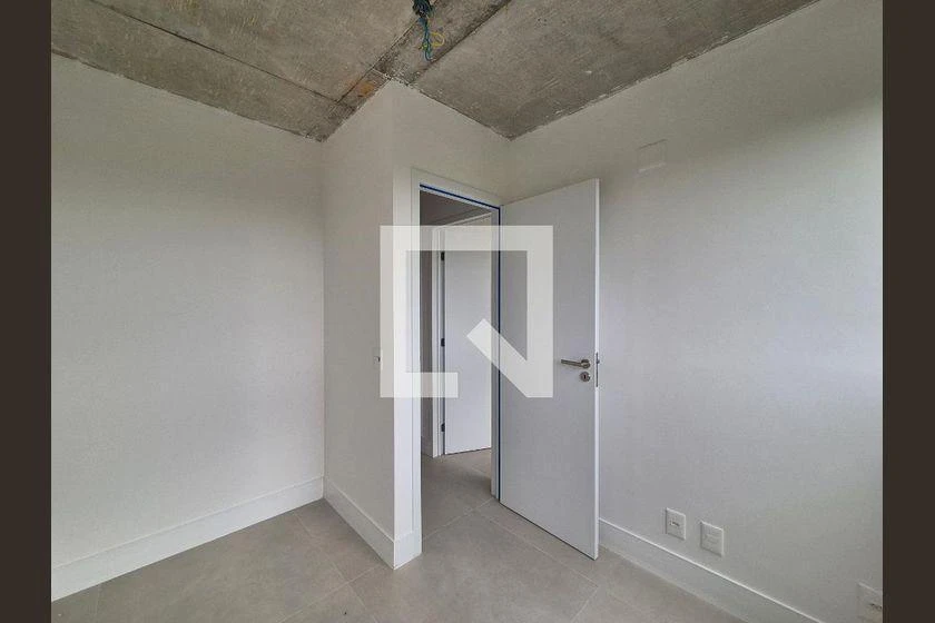 3-bedroom apartment with a mountain view in Rio de Janeiro — photo 28