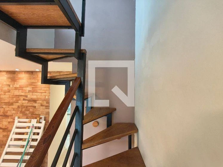 3-bedroom apartment with a glass-enclosed balcony — photo 17