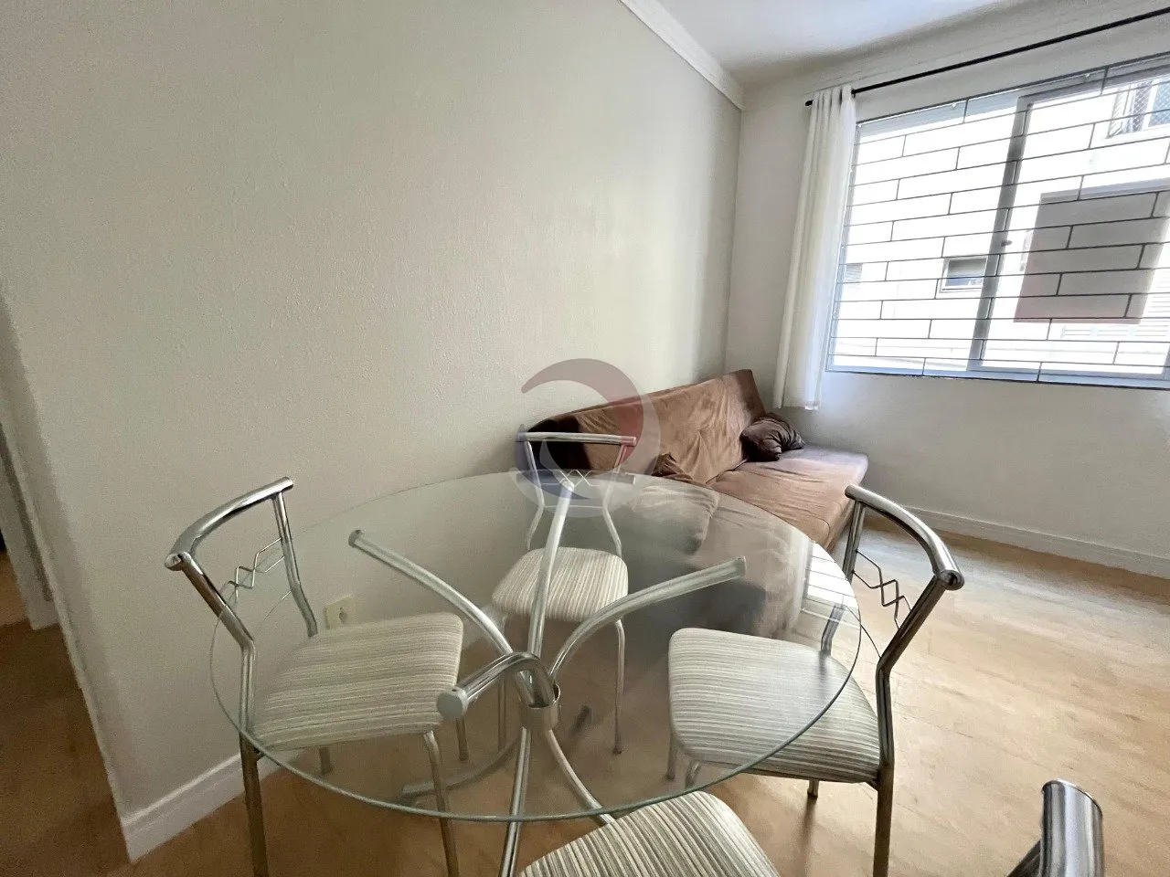 One-bedroom apartment with a washing machine — photo 13