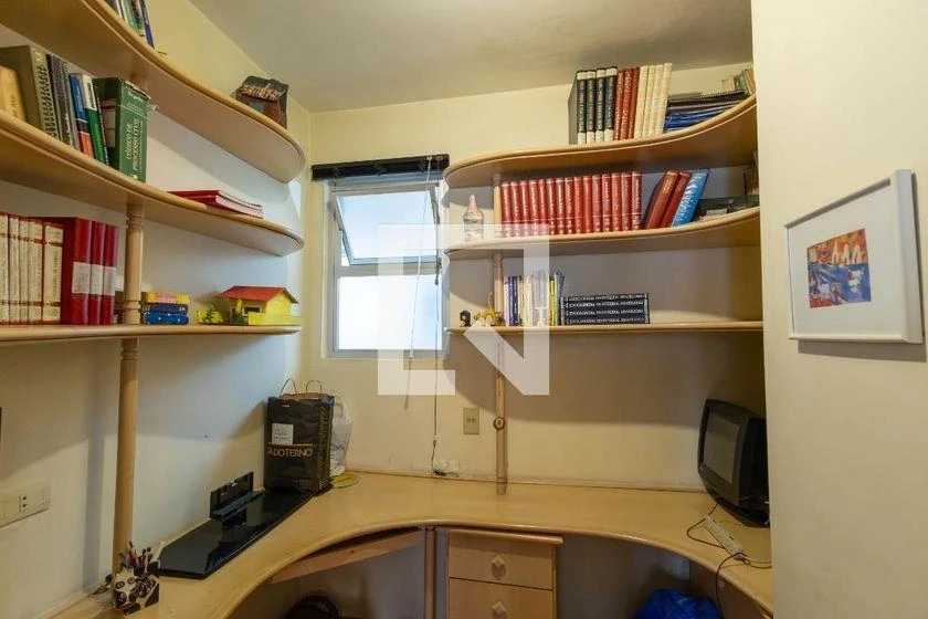 2-bedroom apartment with a bathtub in Curitiba — photo 30