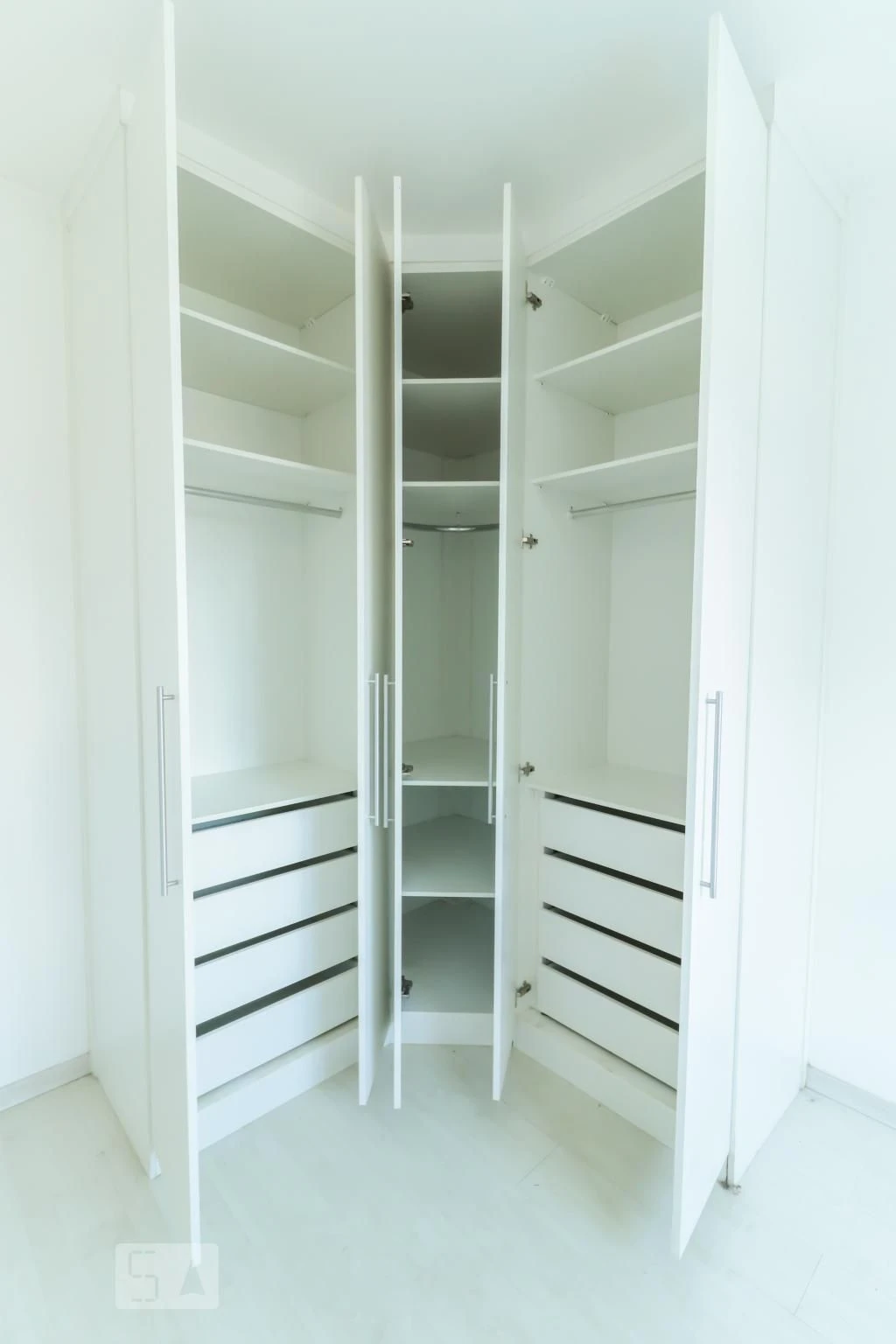 Квартира с 2 спальнями, 1 ванной и отдельной кухней — photo 20
