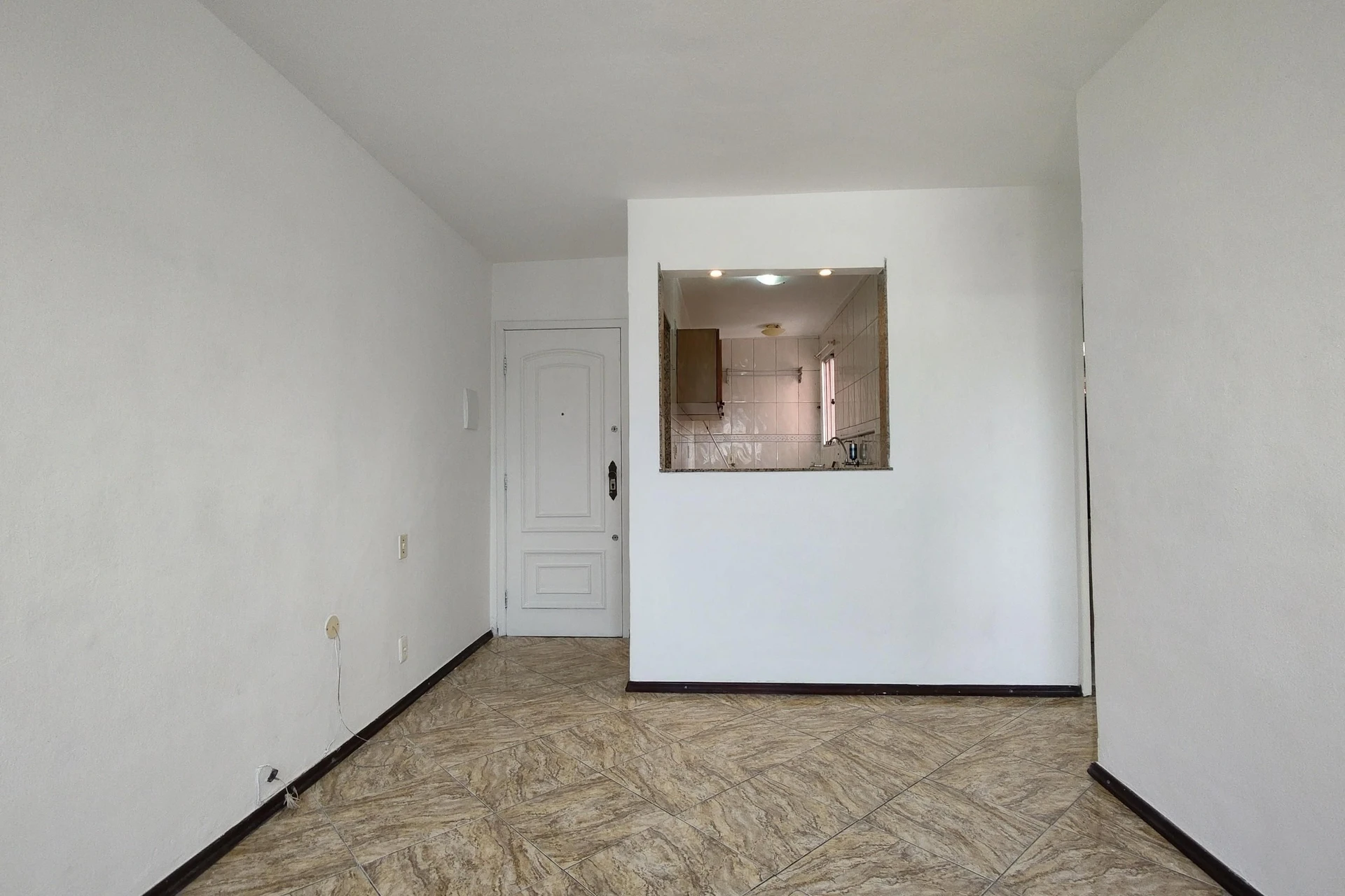 Unfurnished apartment with 2 bedrooms and 1 parking space — photo 8